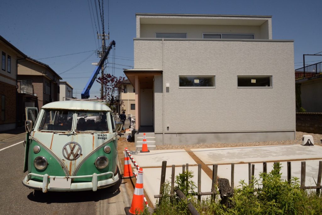 植栽と敷石の施工｜おかげさまで、趣きが一気に増しました。