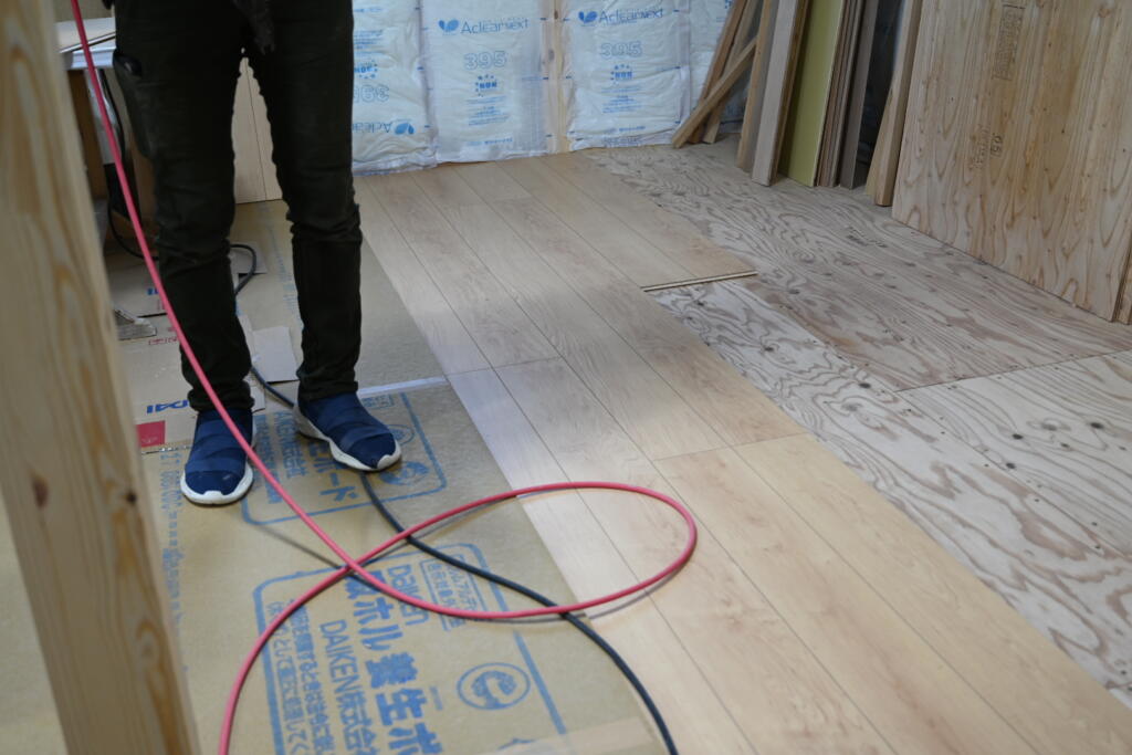 (仮称)大宮2の家の床仕上げ材