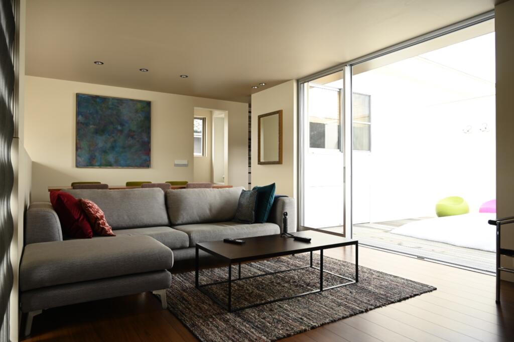 家でくつろぐのが、一番好きです。